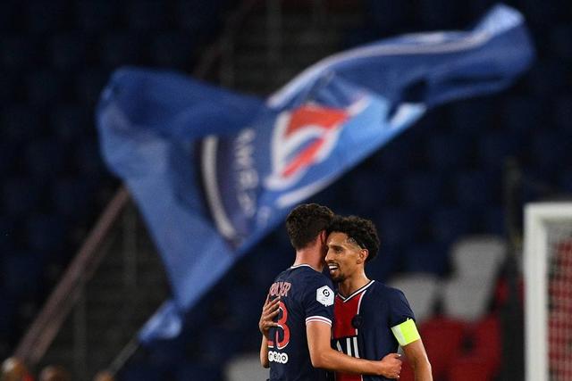 父子同台！詹姆斯与布朗尼同时登场创造历史